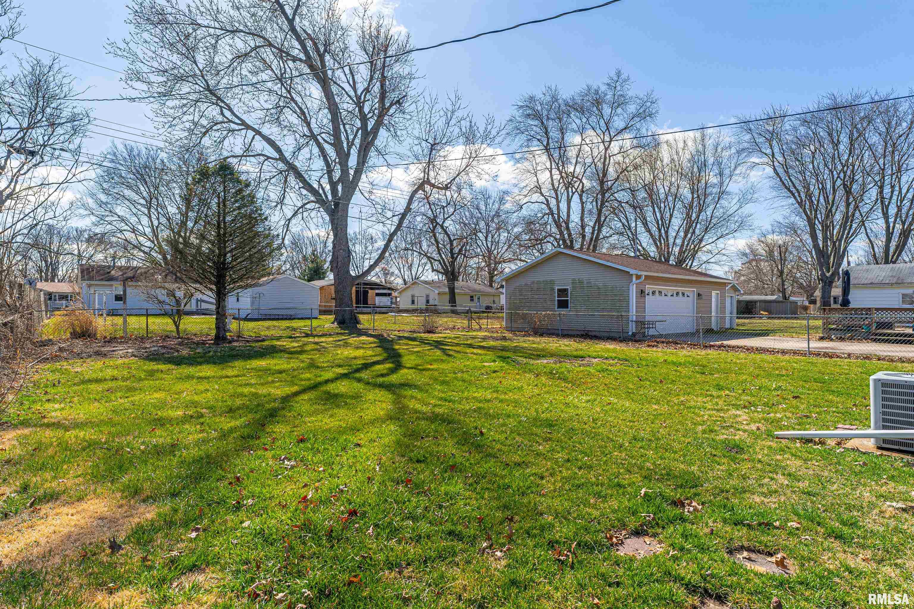 1720 Rutledge Drive Lincoln, IL 62656 - Photo 24 of 27 Gallery Image 24