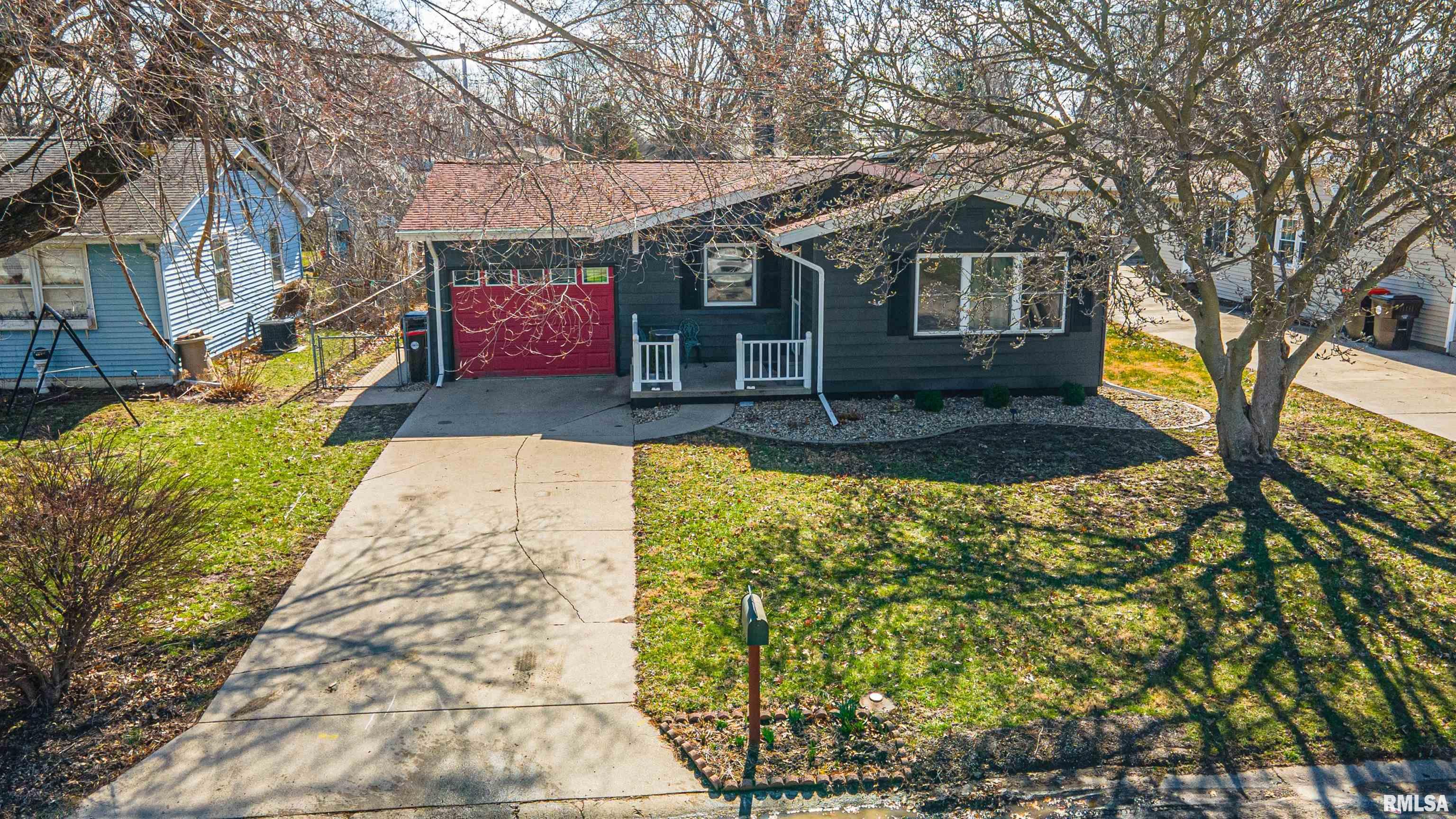 1720 Rutledge Drive Lincoln, IL 62656 - Photo 4 of 27 Gallery Image 4