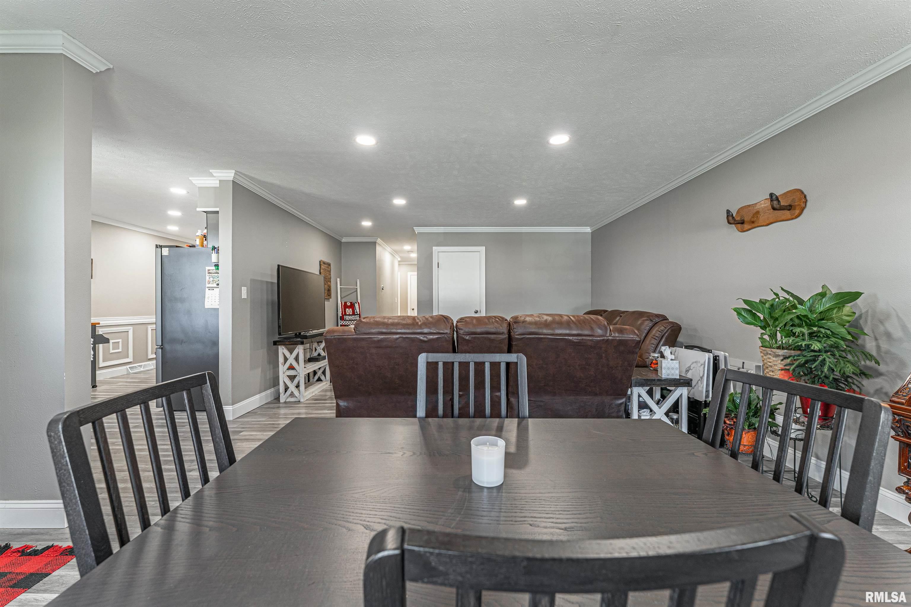 1720 Rutledge Drive Lincoln, IL 62656 - Photo 8 of 27 Gallery Image 8
