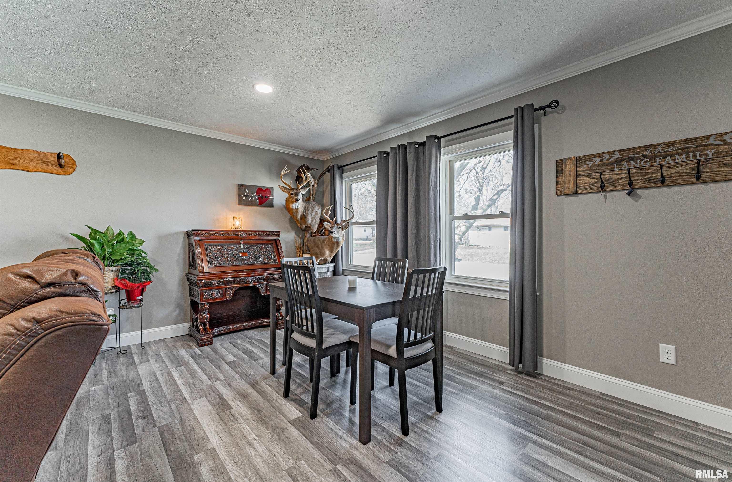 1720 Rutledge Drive Lincoln, IL 62656 - Photo 10 of 27 Gallery Image 10