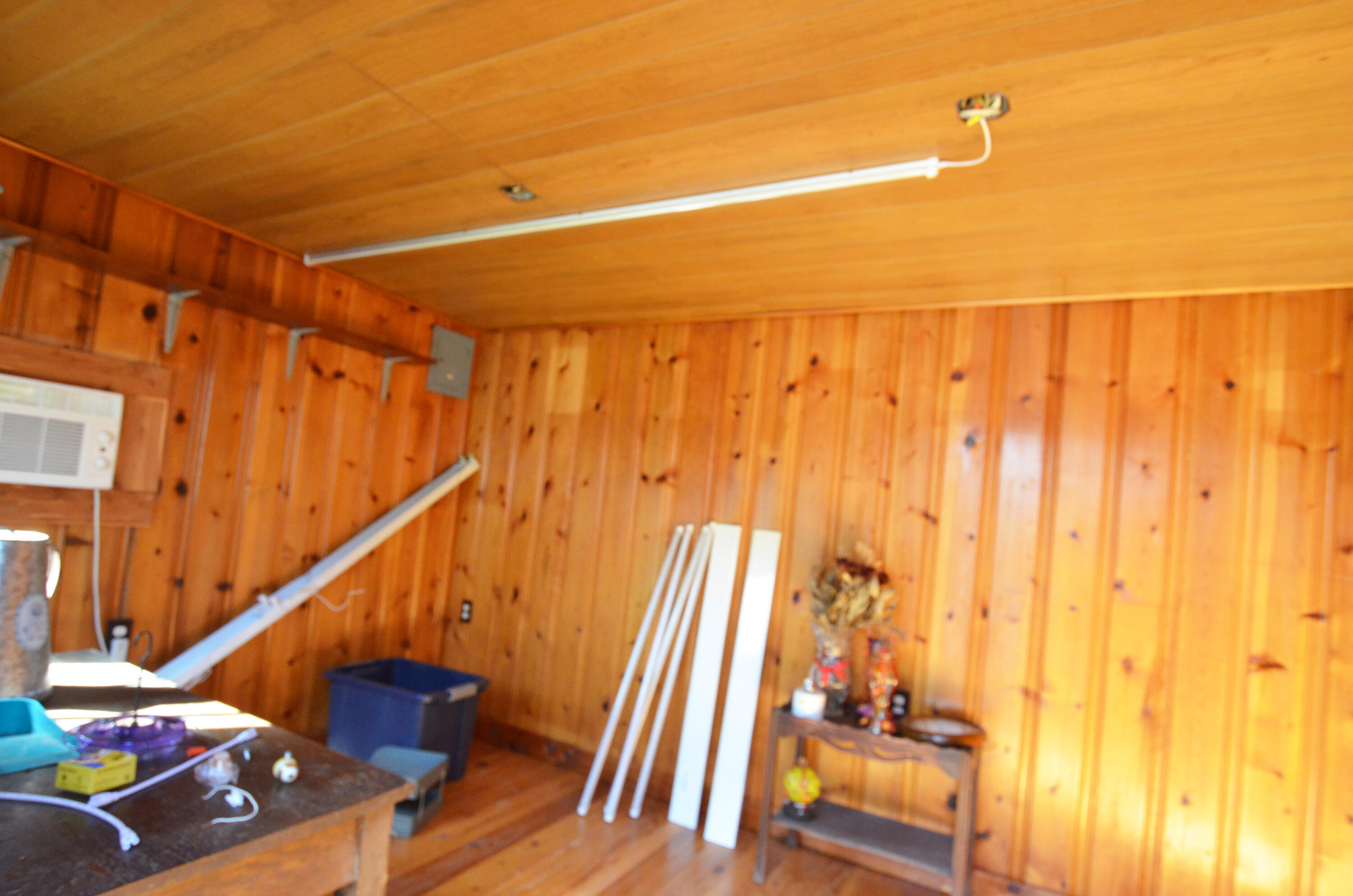 346 Goose Creek Road Jackson, KY 41339 - Photo 36 of 40 Interior of the she shed!