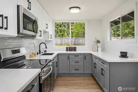 $649,950 | 21610 Southeast May Valley Road, Issaquah, WA 98027