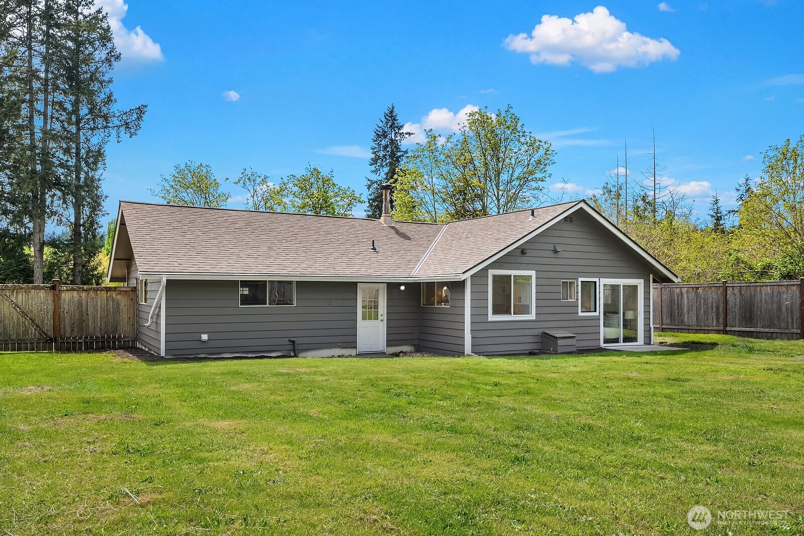 21610 Southeast May Valley Road Issaquah, WA 98027 - Photo 19 of 24