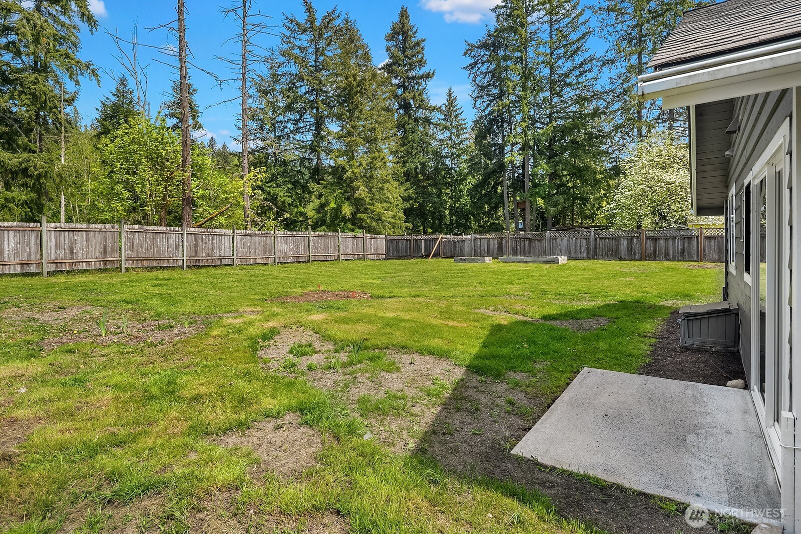 21610 Southeast May Valley Road Issaquah, WA 98027 - Photo 20 of 24