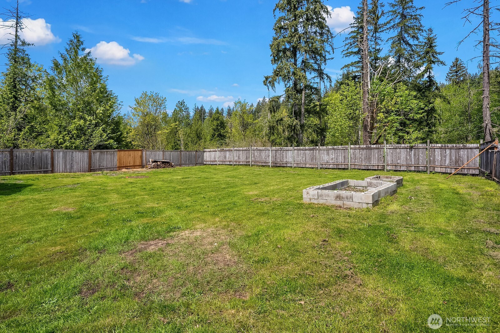 21610 Southeast May Valley Road Issaquah, WA 98027 - Photo 21 of 24
