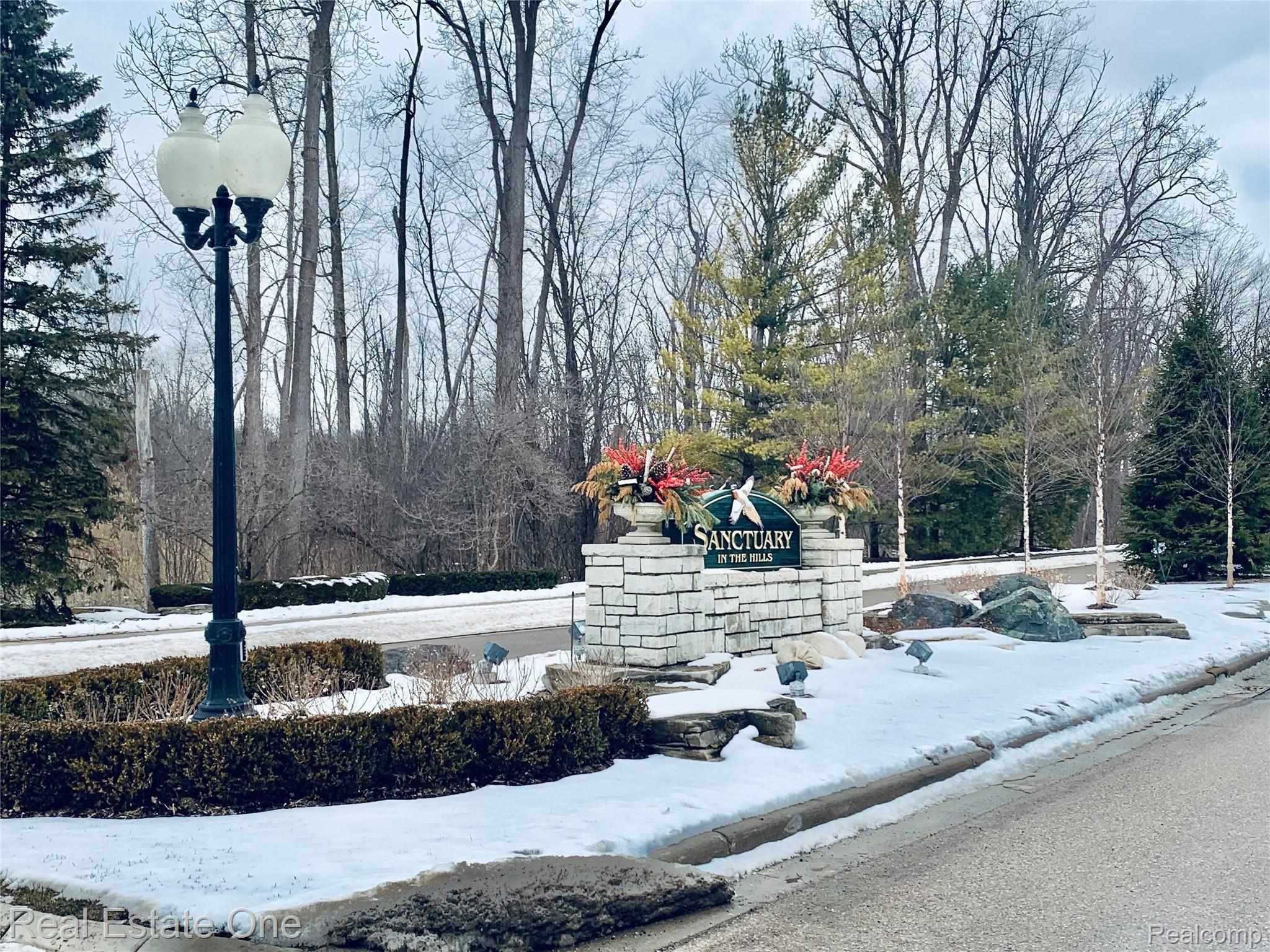 3841 Winding Brk Circle Rochester, MI 48309 - Photo 3 of 36 WB Entrance 2.jpg