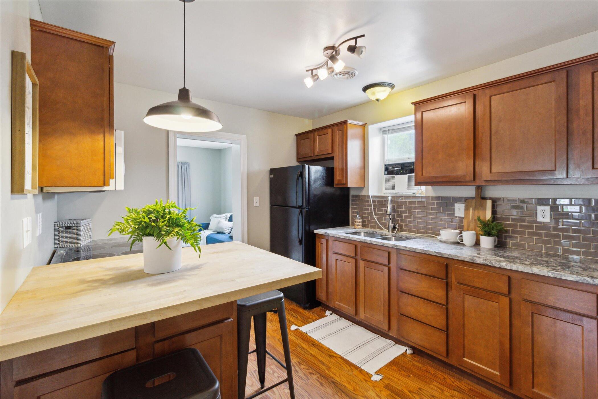 2654 South Patterson Road Wayland, MI 49348 - Photo 11 of 39 Kitchen