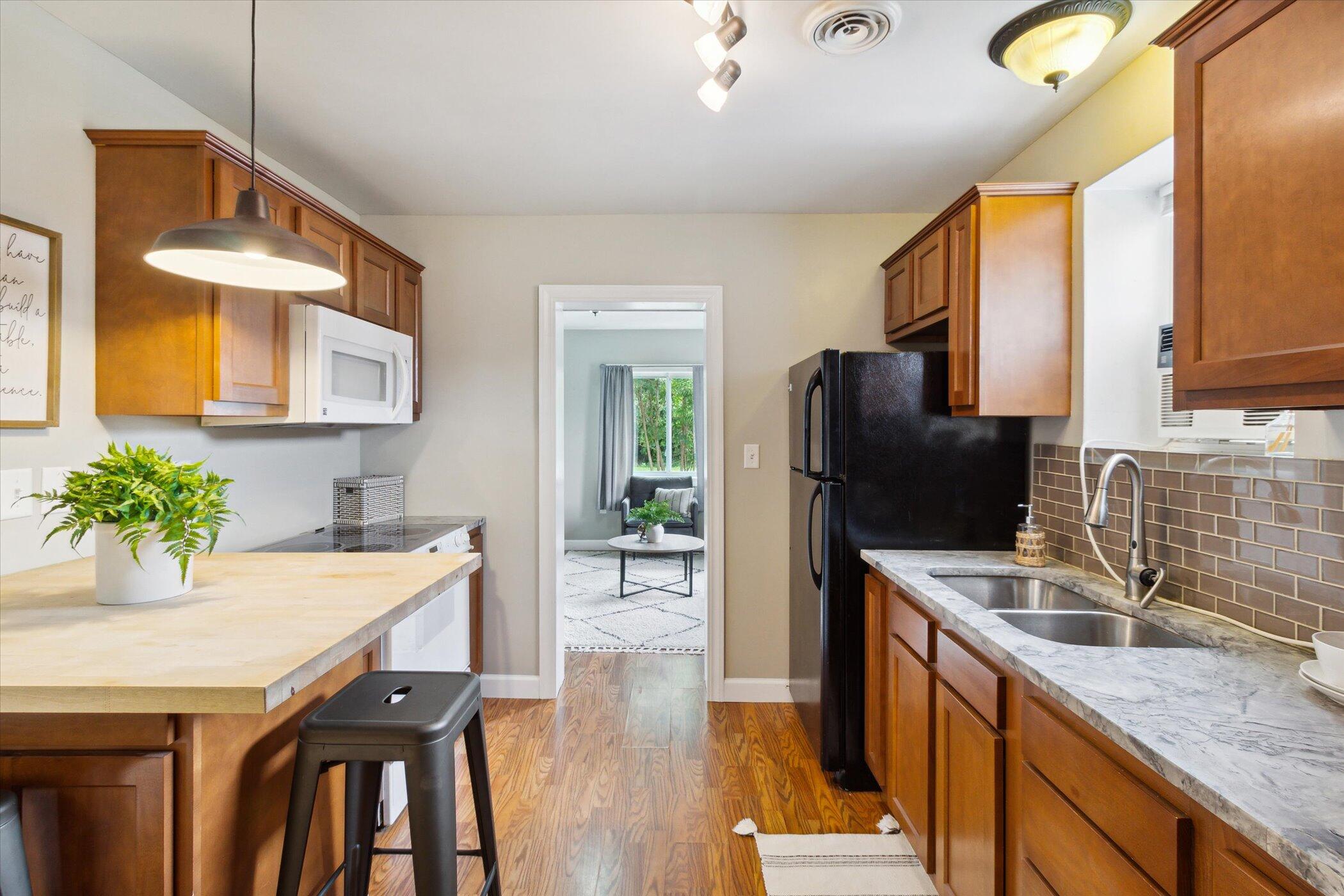2654 South Patterson Road Wayland, MI 49348 - Photo 12 of 39 Kitchen