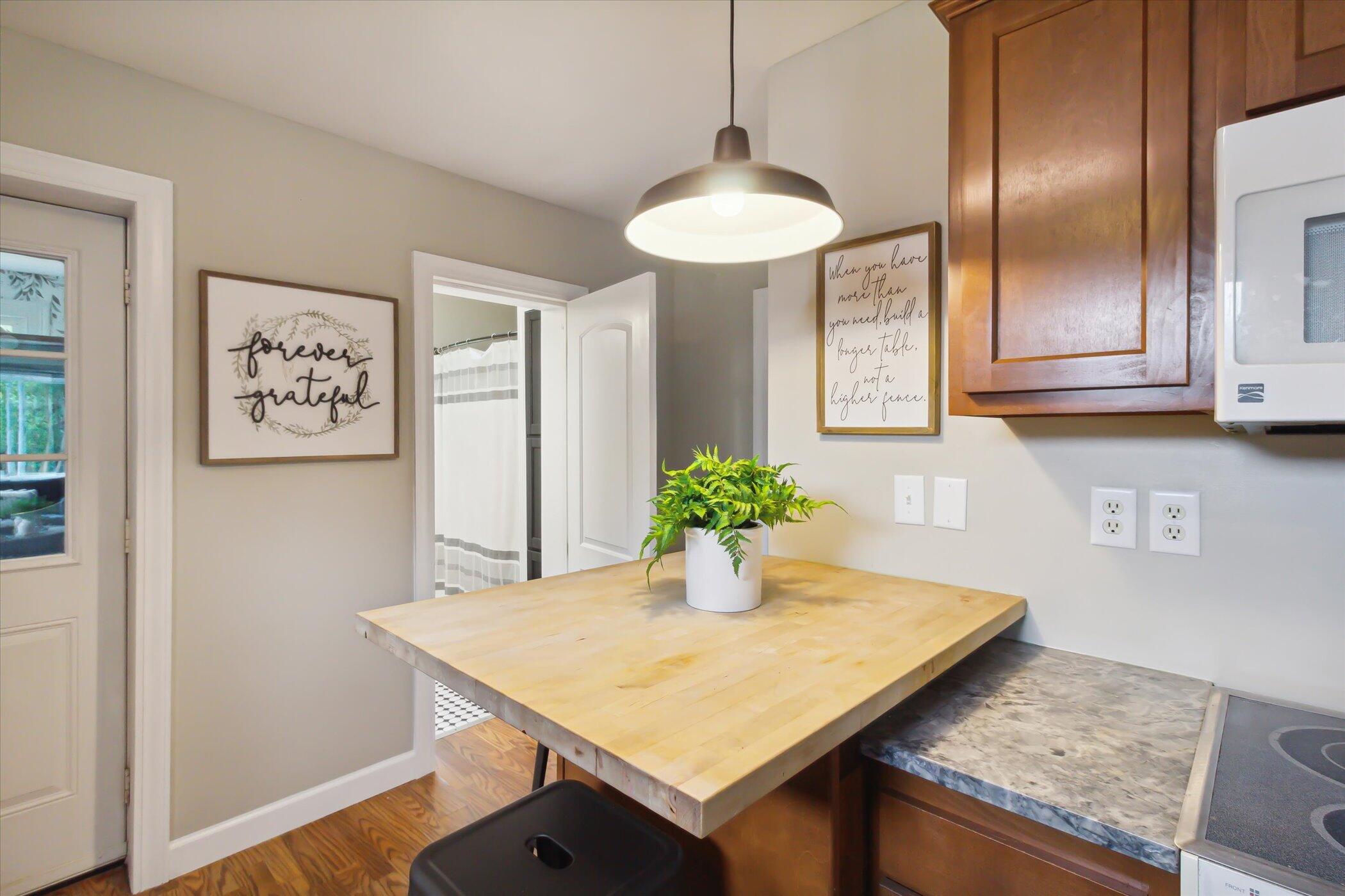2654 South Patterson Road Wayland, MI 49348 - Photo 14 of 39 Kitchen