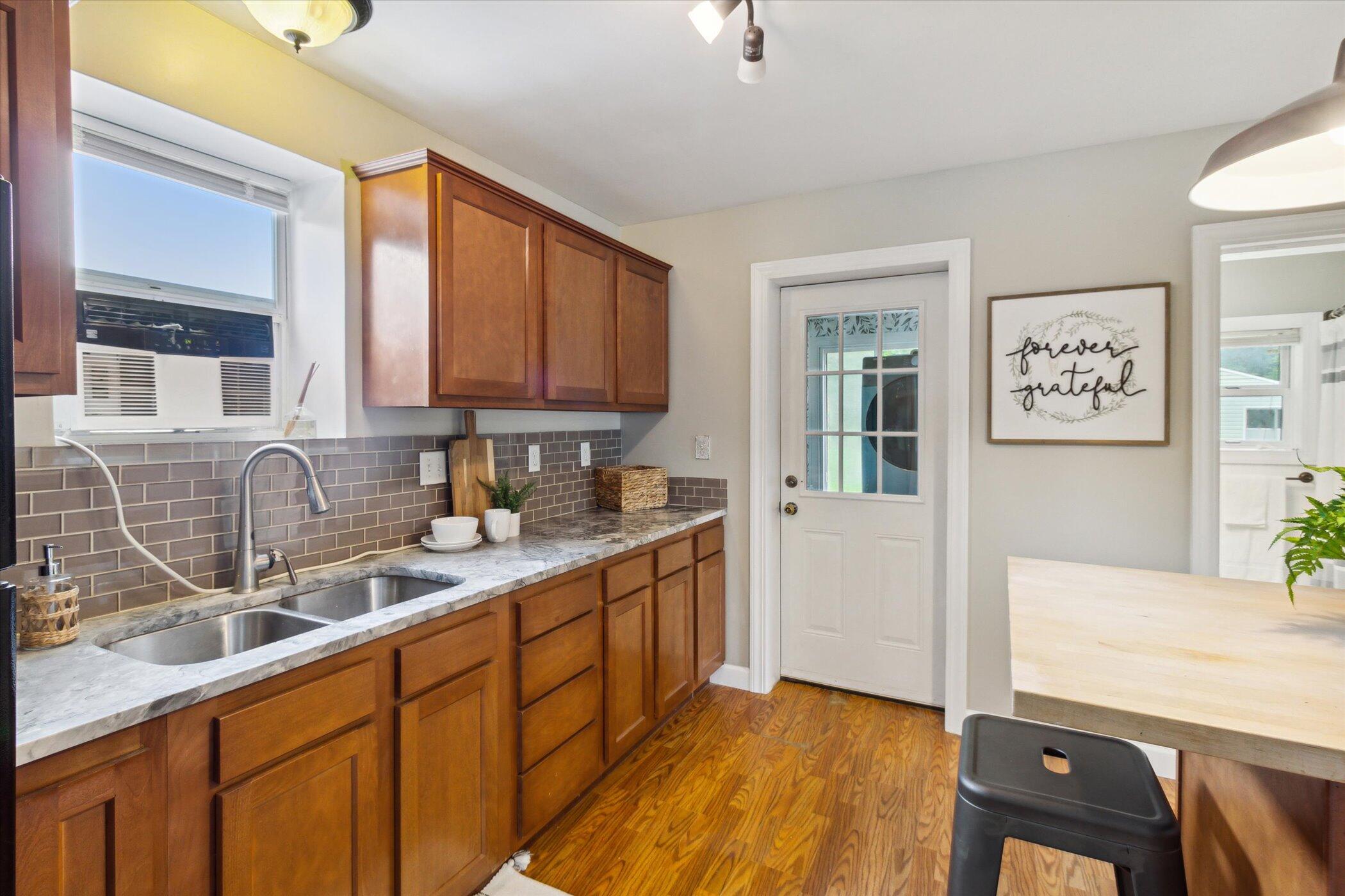 2654 South Patterson Road Wayland, MI 49348 - Photo 10 of 39 Kitchen
