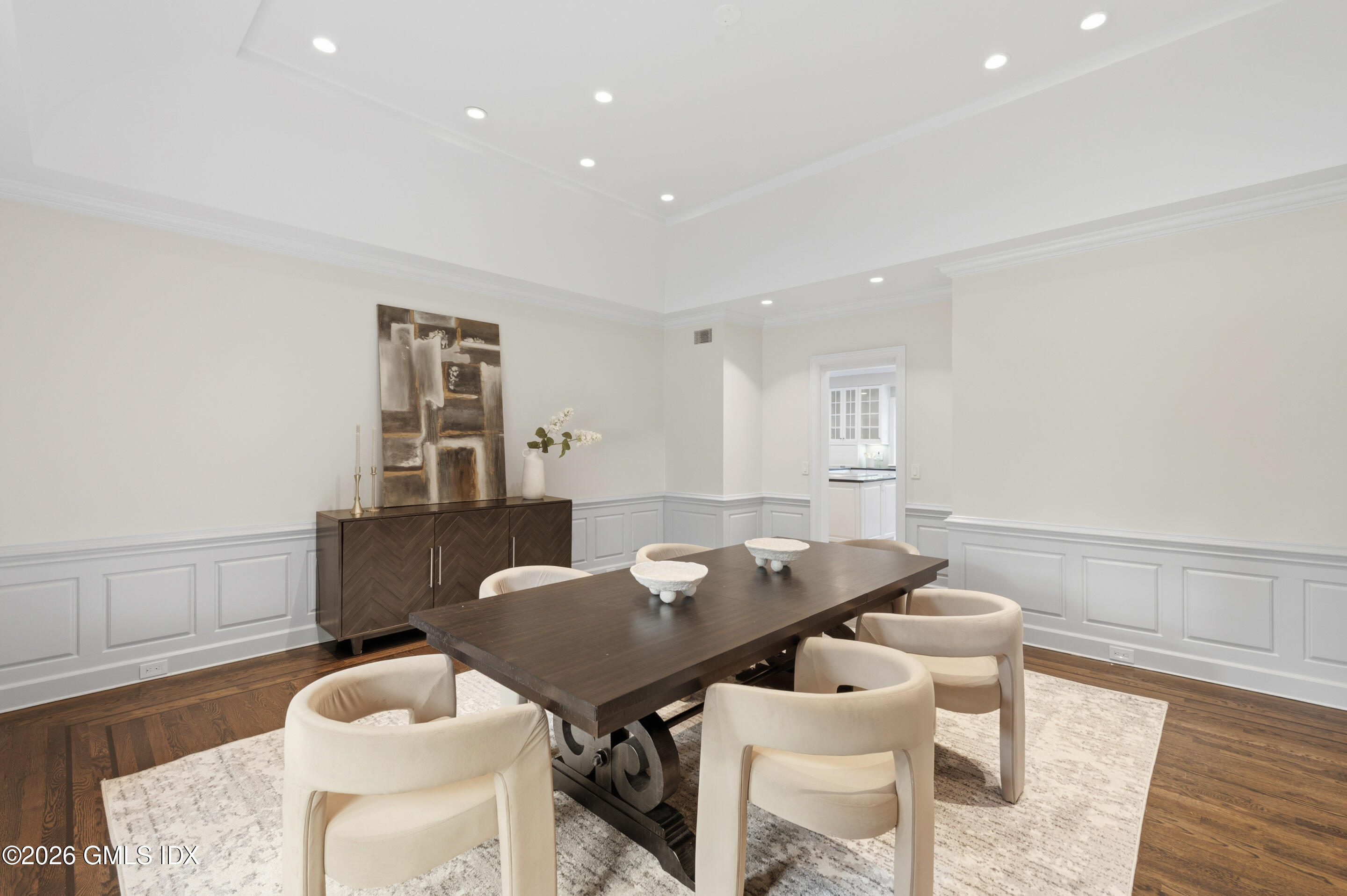 21 Pecksland Road Greenwich, CT 06831 - Photo 7 of 32 DINING ROOM