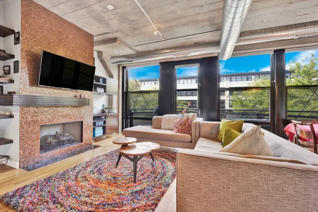 $2,750 | 1111 West 15th Street, Unit 224, Chicago, IL 60608