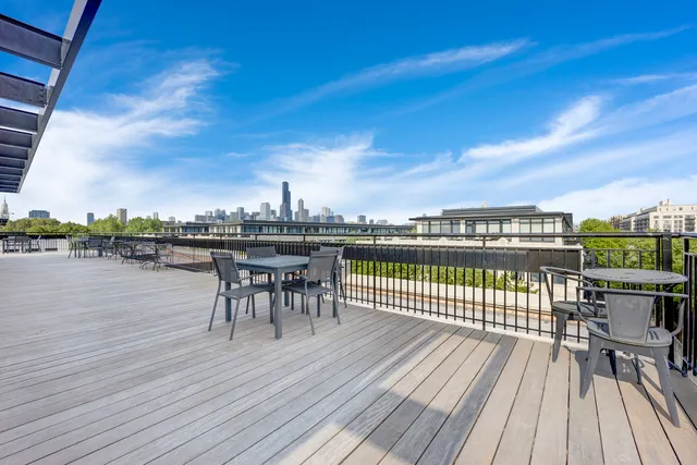 $2,750 | 1111 West 15th Street, Unit 224, Chicago, IL 60608