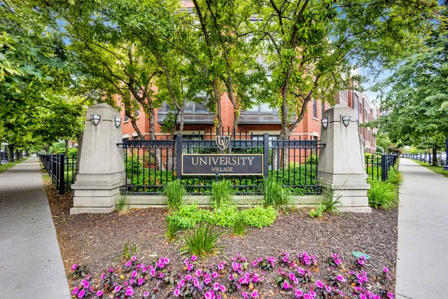 $2,750 | 1111 West 15th Street, Unit 224, Chicago, IL 60608