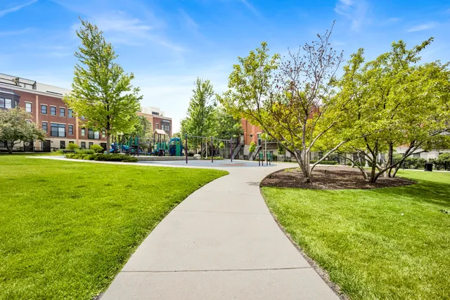 $2,750 | 1111 West 15th Street, Unit 224, Chicago, IL 60608