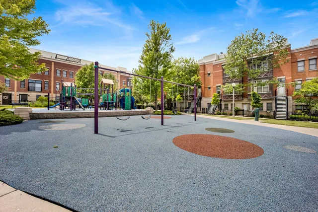 $2,750 | 1111 West 15th Street, Unit 224, Chicago, IL 60608