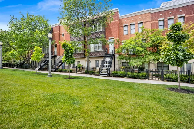 $2,750 | 1111 West 15th Street, Unit 224, Chicago, IL 60608