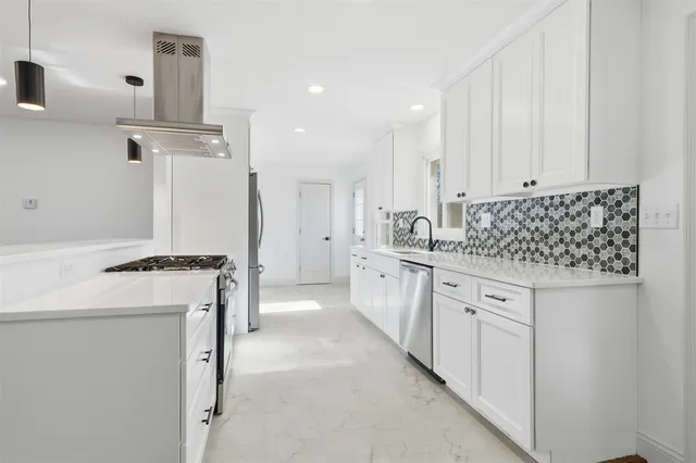 $399,000 | 3009 East Oakland Avenue, Bloomington, IL 61704