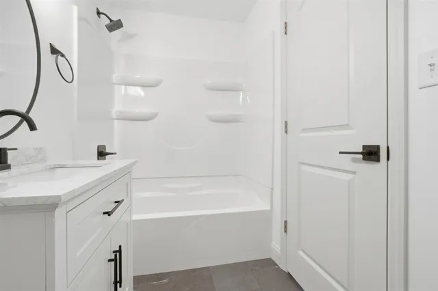 $399,000 | 3009 East Oakland Avenue, Bloomington, IL 61704