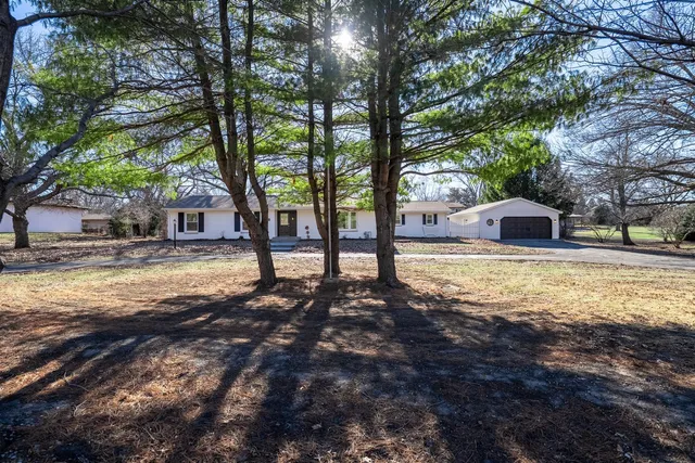 $399,000 | 3009 East Oakland Avenue, Bloomington, IL 61704