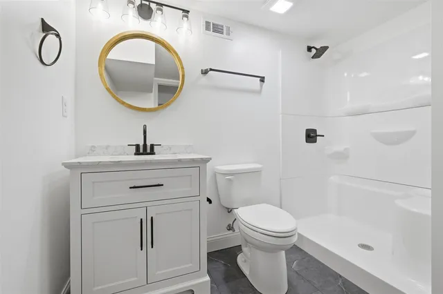 $399,000 | 3009 East Oakland Avenue, Bloomington, IL 61704