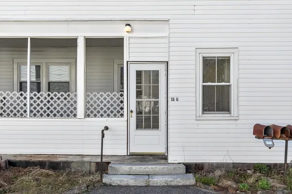 $320,000 | 15 R Warren Avenue, Unit 15R, Chelmsford, MA 01824