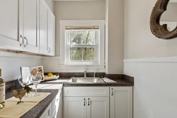 $320,000 | 15 R Warren Avenue, Unit 15R, Chelmsford, MA 01824