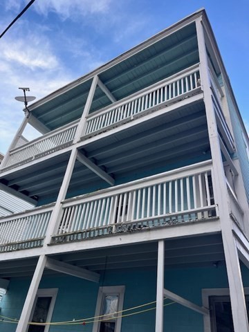 81 Pleasant Street, Unit 3 Boston, MA 02125 - Photo 7 of 21 a view of a balcony