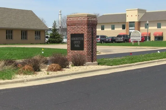 $300,000 | 1033 Quinn Drive, Waunakee, WI 53597