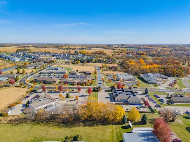 $300,000 | 1033 Quinn Drive, Waunakee, WI 53597