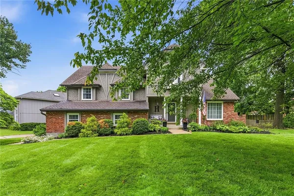 $689,000 | 2229 West 121st Street, Leawood, KS 66209