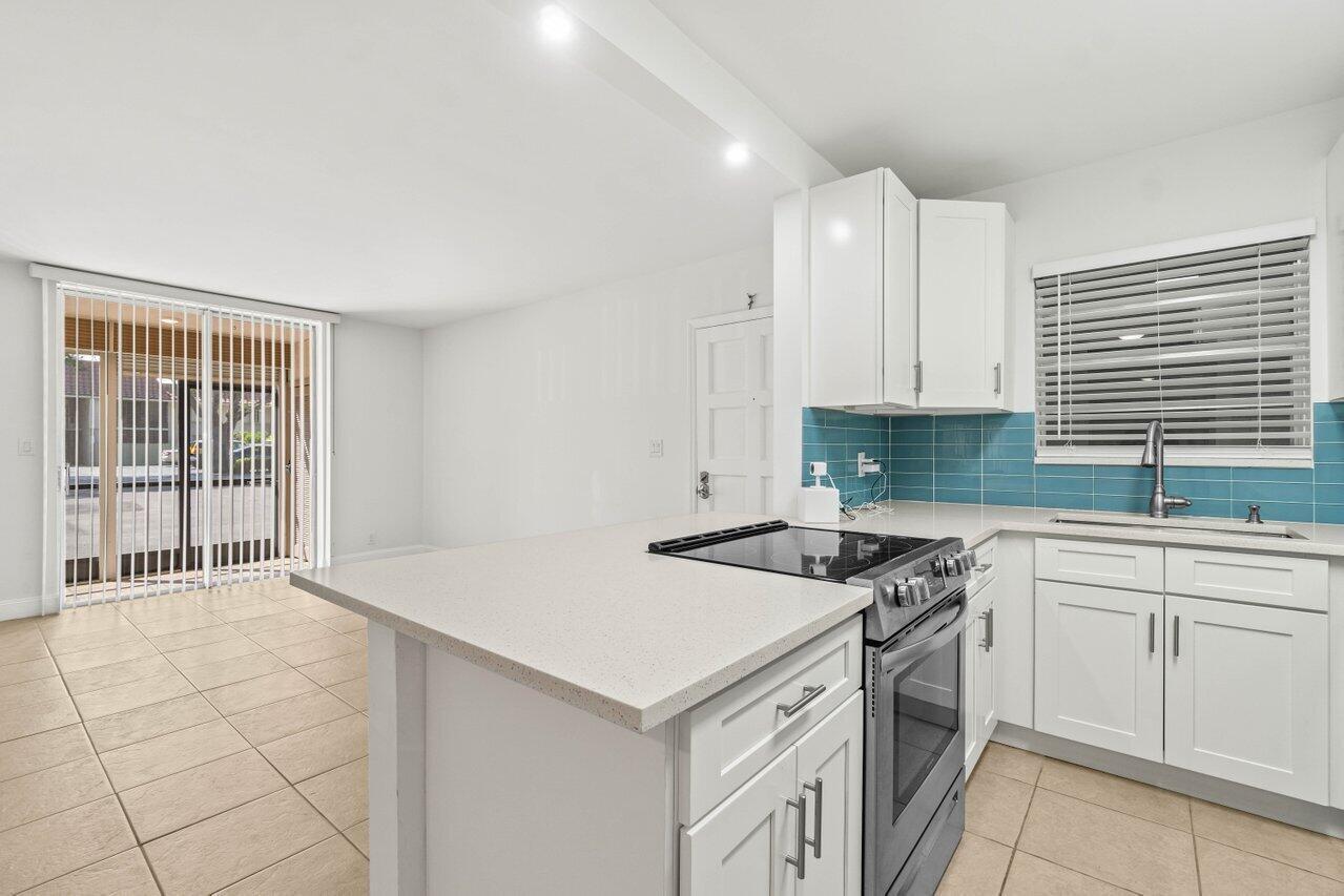 1074 Northwest 13th Street, Unit 161C Boca Raton, FL 33486 - Photo 2 of 30 011-1074