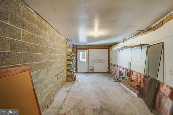 a view of a storage & utility room
