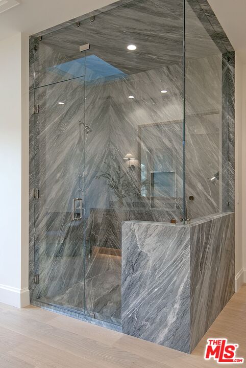 714 Alta Drive Beverly Hills, CA 90210 - Photo 24 of 29 a bathroom with a shower