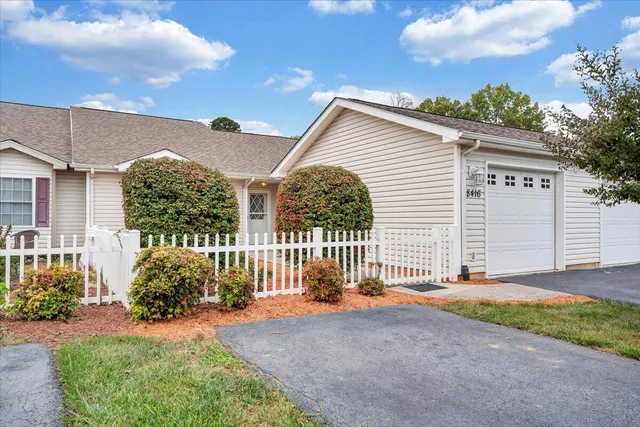 $320,000 | 8416 Stoney Corner Lane, Roanoke, VA 24019