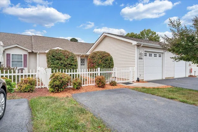 $320,000 | 8416 Stoney Corner Lane, Roanoke, VA 24019