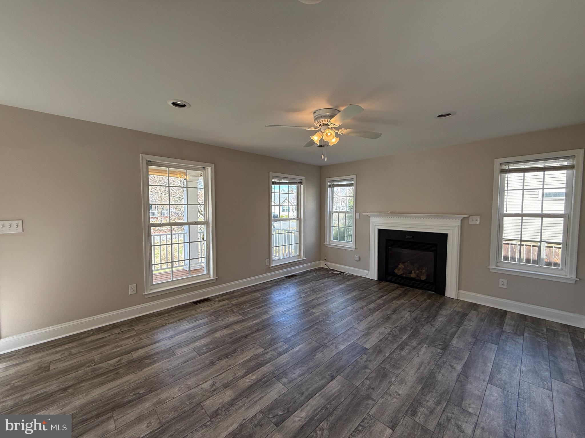 238 5th Street Colonial Beach, VA 22443 - Photo 2 of 28