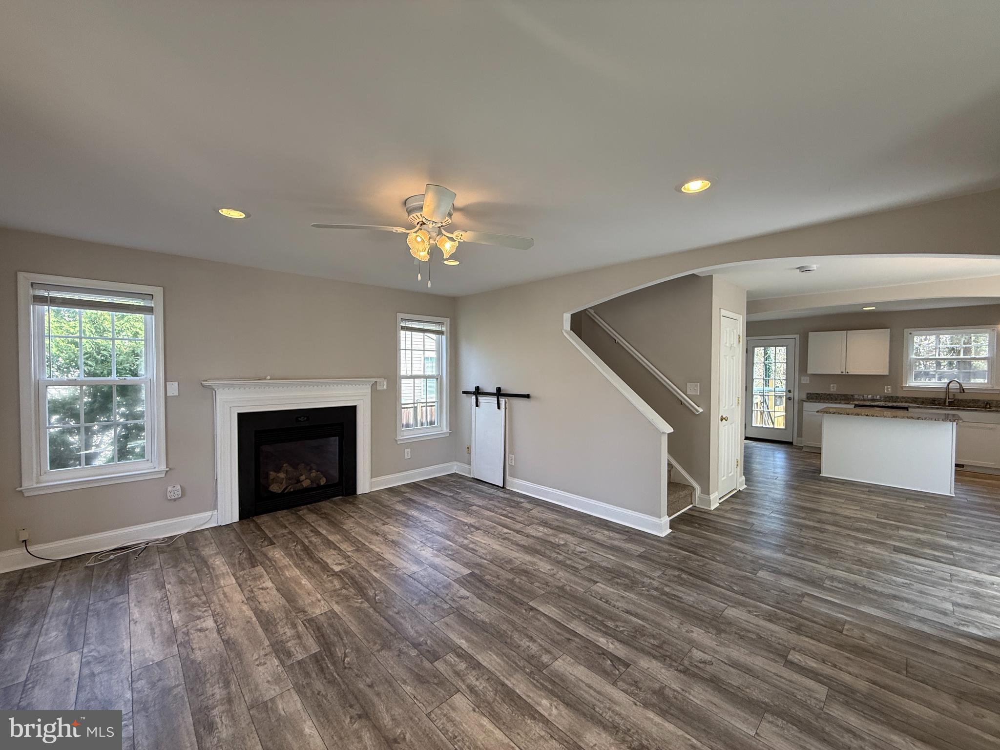 238 5th Street Colonial Beach, VA 22443 - Photo 3 of 28