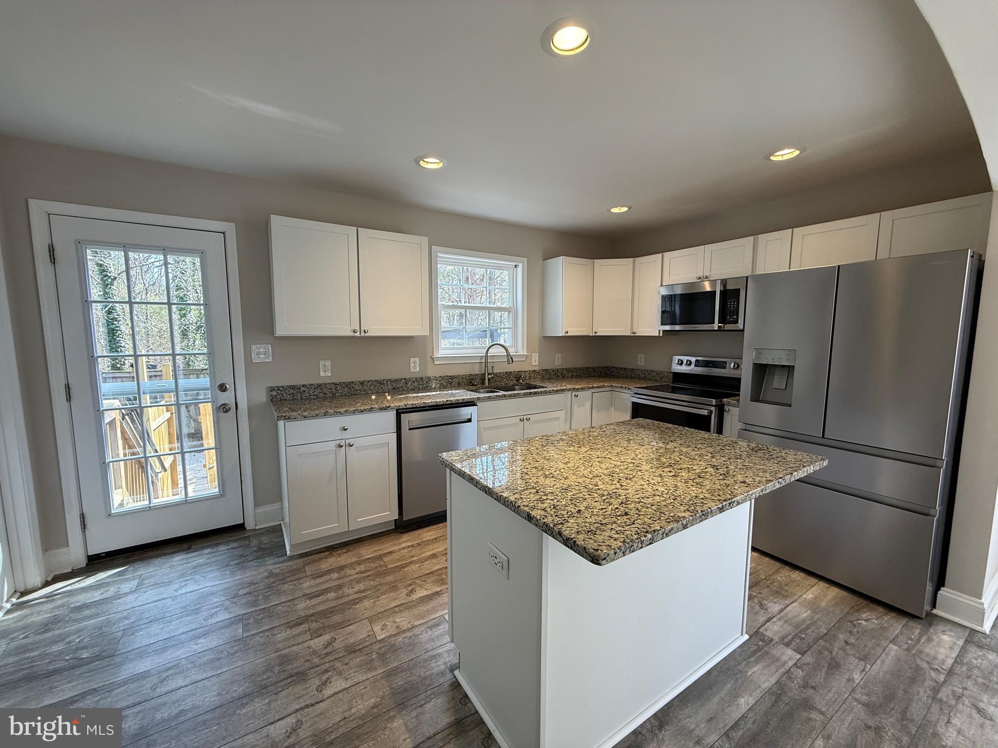 238 5th Street Colonial Beach, VA 22443 - Photo 9 of 28