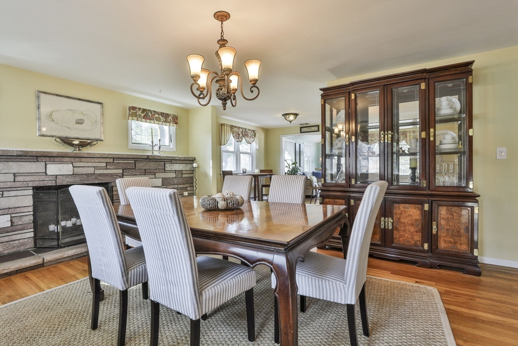 315 South Road Bedford, MA 01730 - Photo 4 of 40 Gallery Image 4