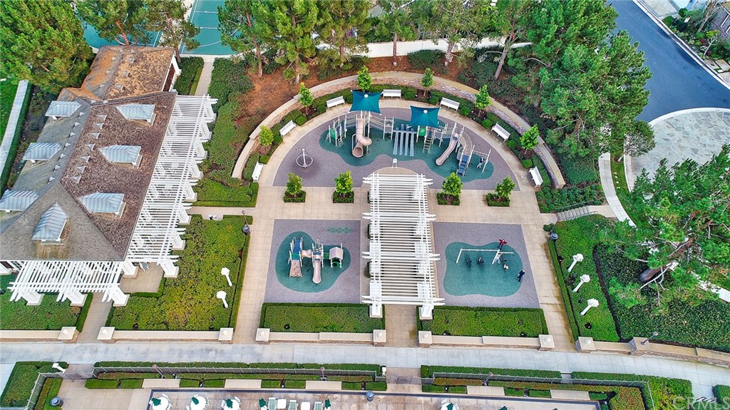 10 Thunderbird Drive Newport Beach, CA 92660 - Photo 4 of 5