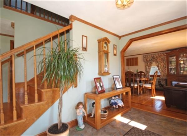 40 Crestview Road Waltham, MA 02451 - Photo 3 of 23