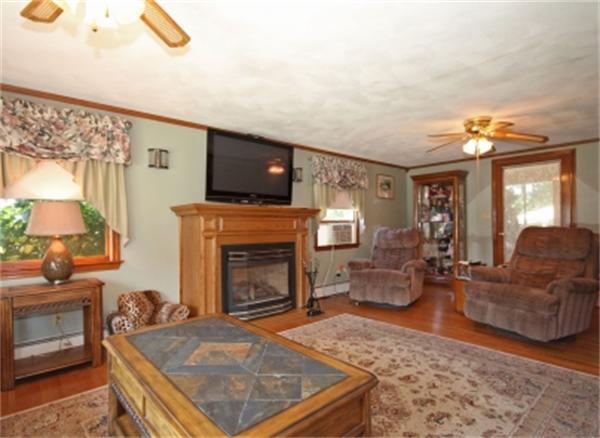 40 Crestview Road Waltham, MA 02451 - Photo 6 of 23