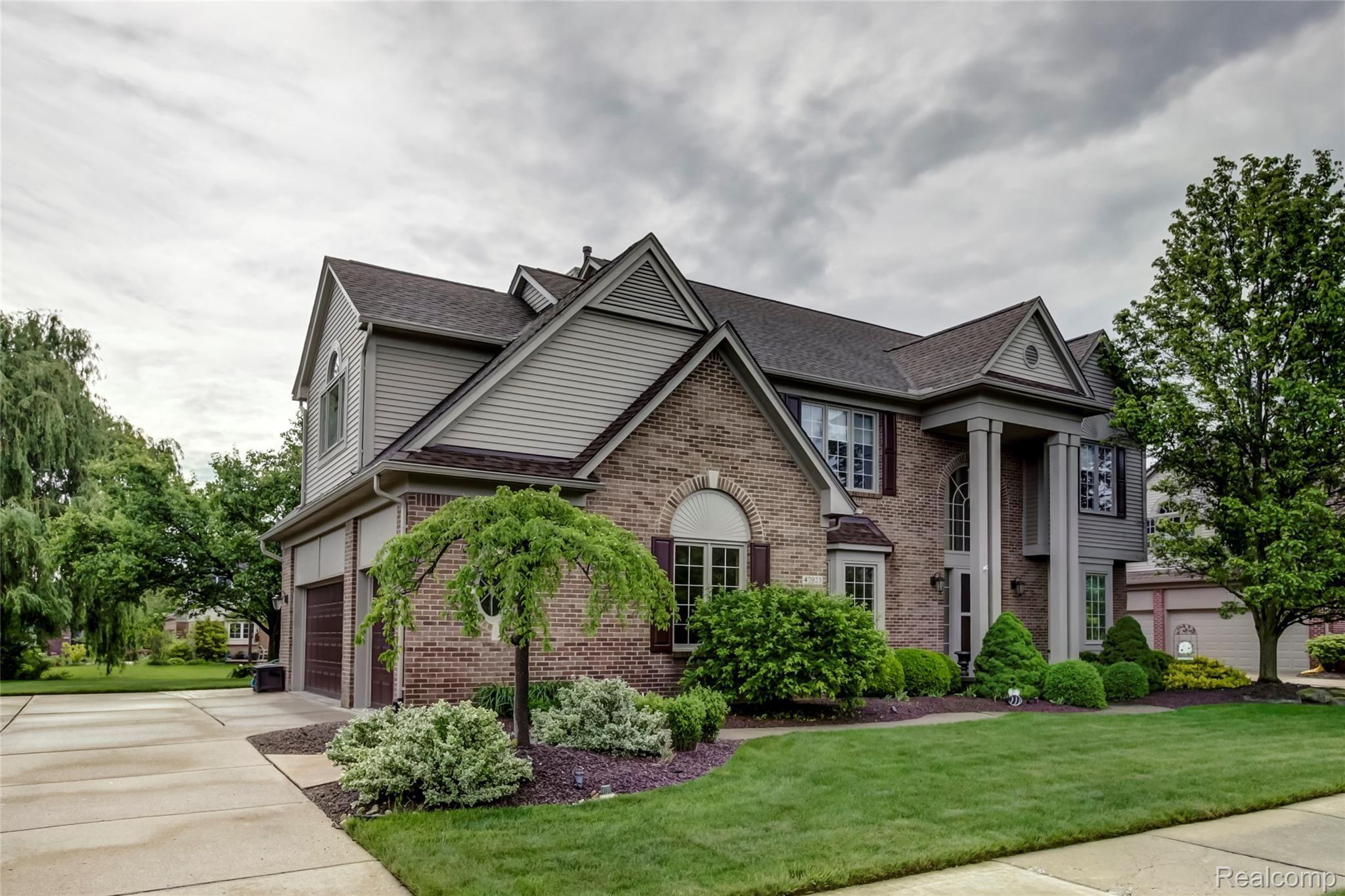 47923 Pavillon Road Canton, MI 48188 - Photo 2 of 32 002-47923PavillonRoad-Canton-MI-48188-full.jpg