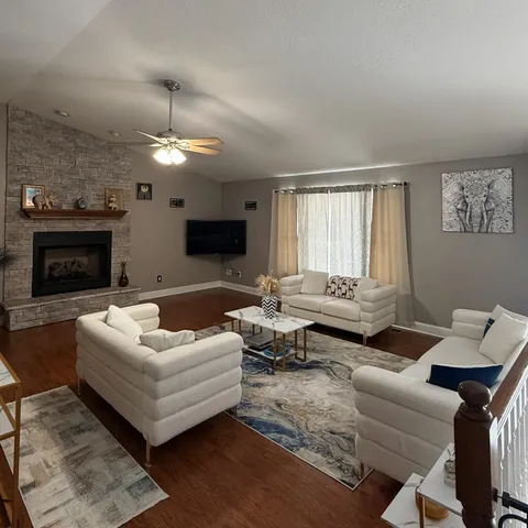 $389,900 | 206 Christopher Drive, Cadiz, KY 42211