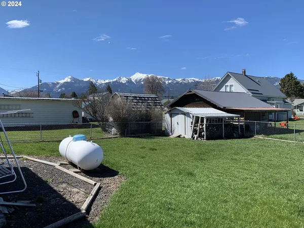 $192,500 | 402 Northwest 2nd Street, Enterprise, OR 97828