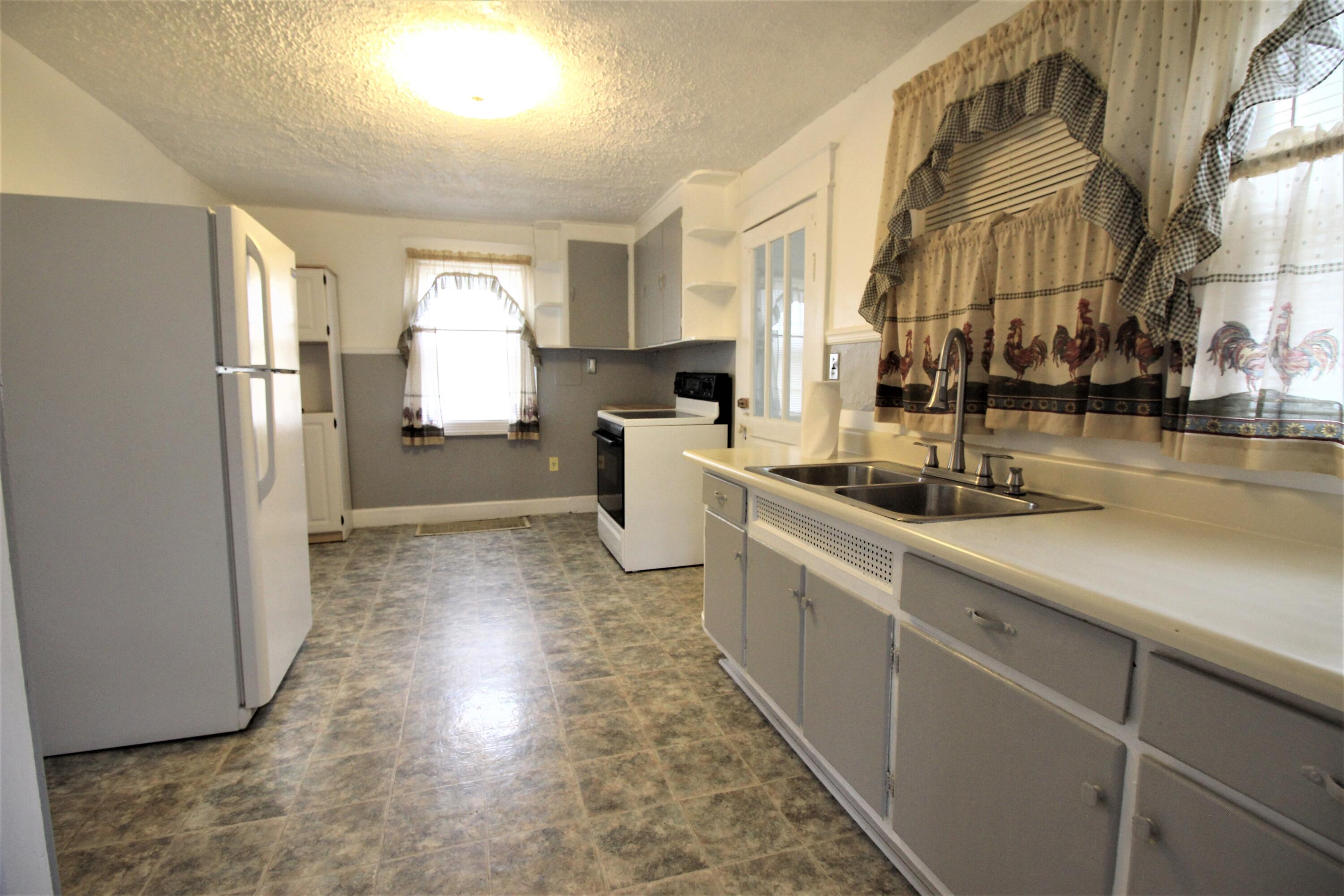 1225 Winston Road Irvine, KY 40336 - Photo 20 of 68 Kitchen
