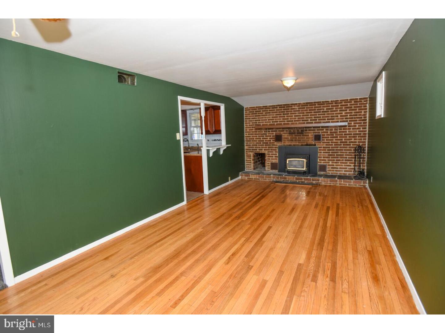 273 Cardiff Road Fairless Hills, PA 19030 - Photo 2 of 25 Dining Room