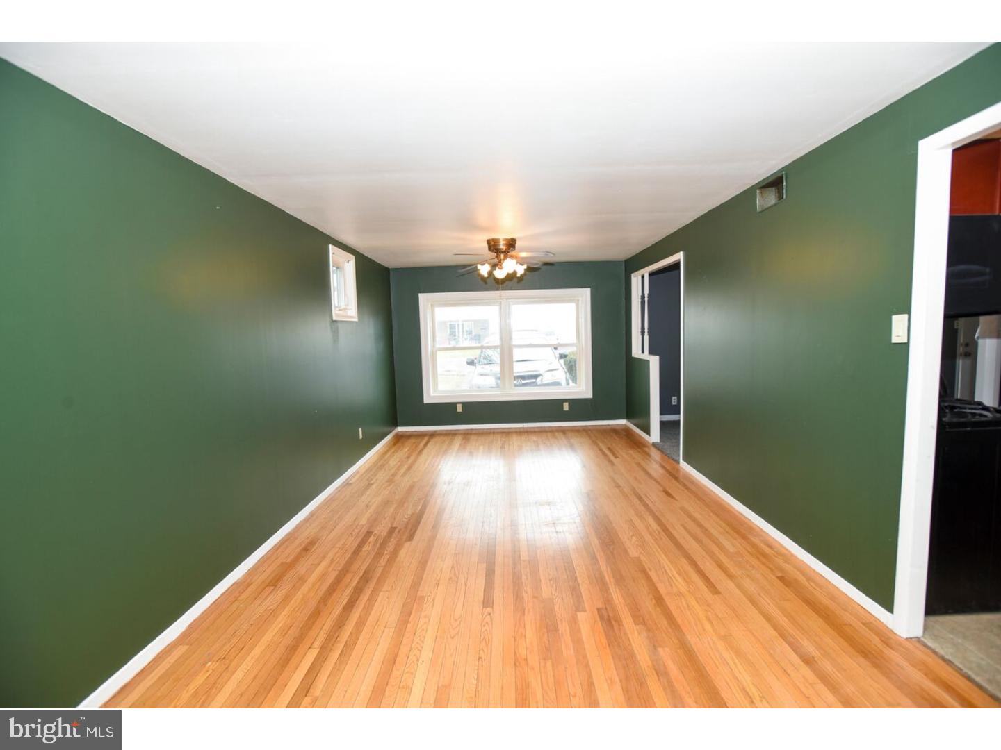 273 Cardiff Road Fairless Hills, PA 19030 - Photo 7 of 25 Dining Room