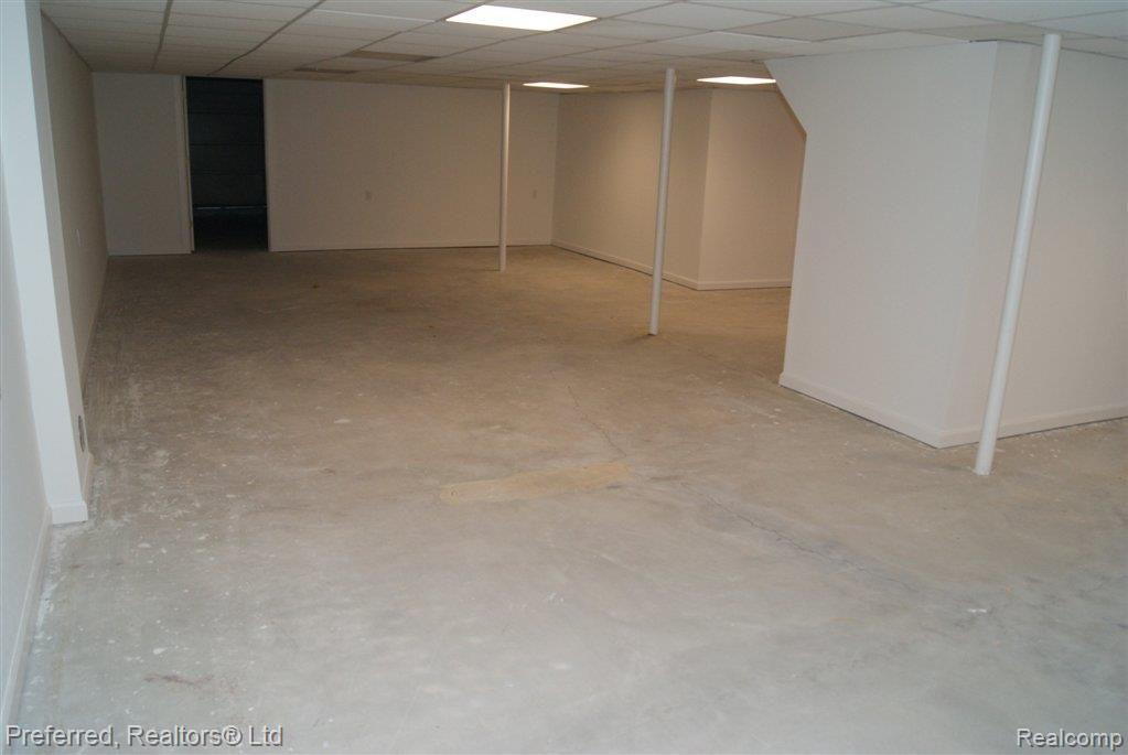 17352 Cross Winds Road Livonia, MI 48152 - Photo 24 of 30 Large Bsmnt Area